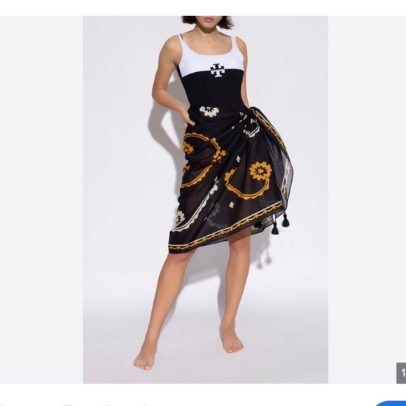 NEW Tory Burch Printed Pareo – Black Floral 🌼🖤 - Picture 3 of 8